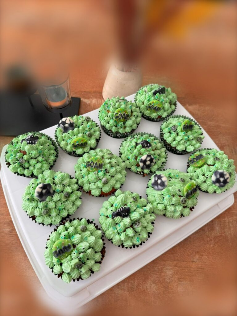 Groene monster cupcakes, gemaakt door Ma-Ma's Toertjes